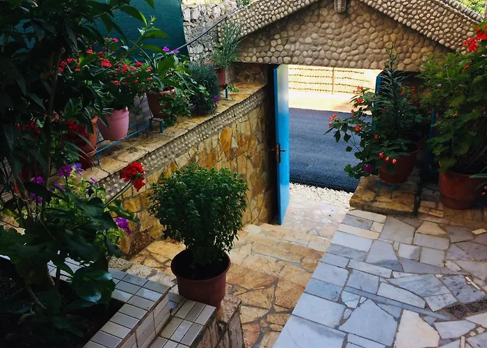 Guest house Relaxation Place Himare